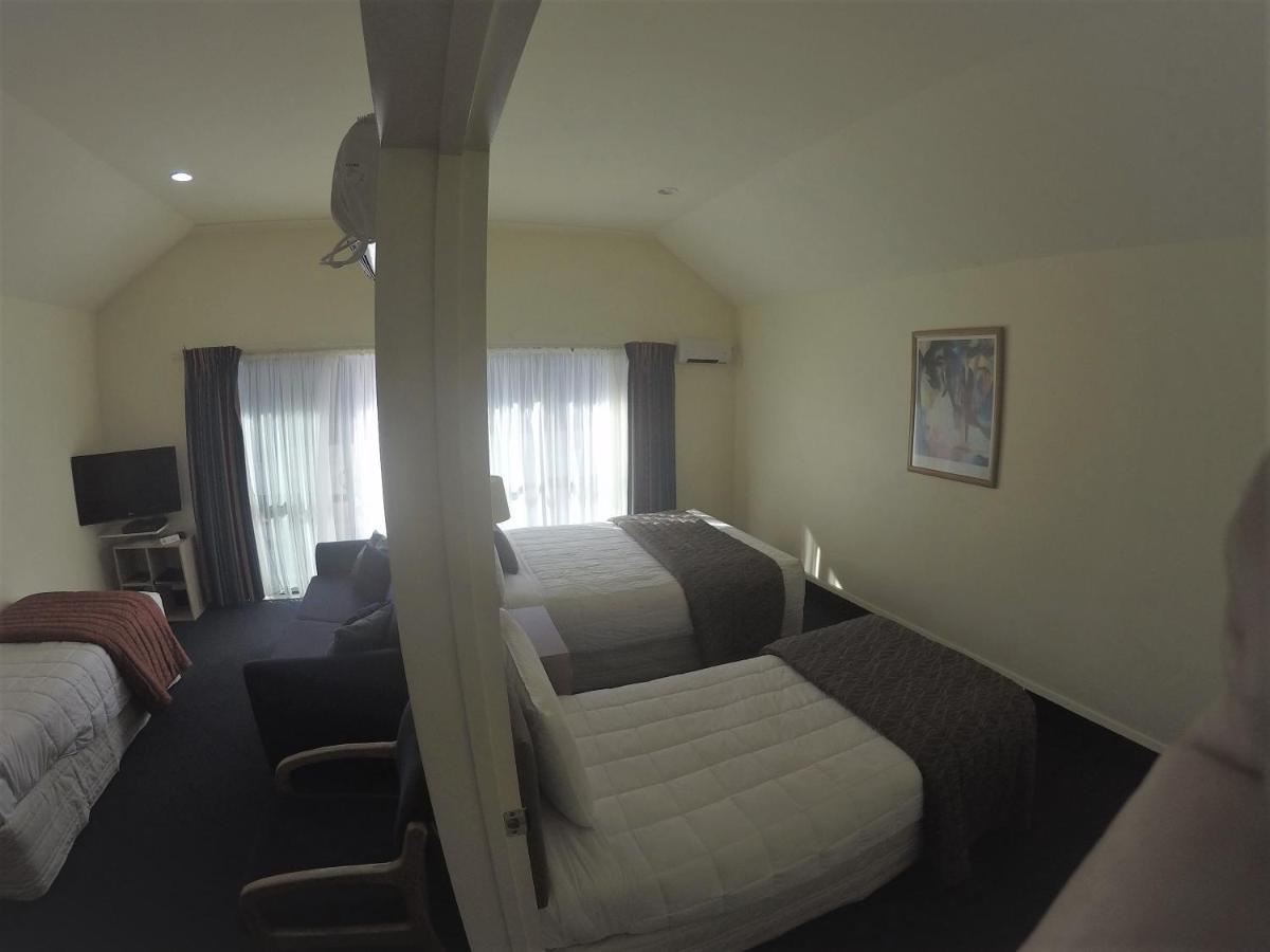 The Peaks Motor Inn Охакун Екстериор снимка