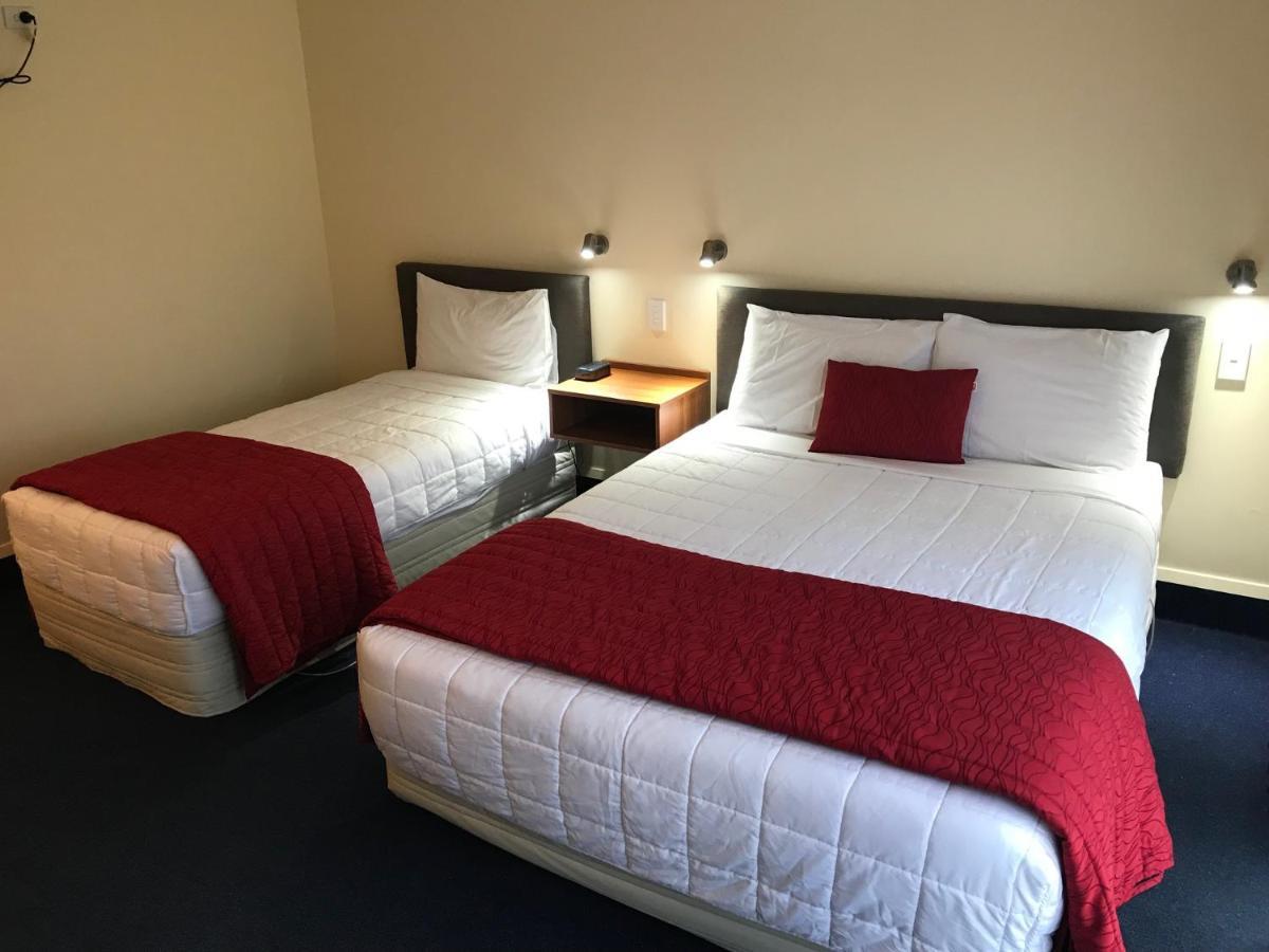The Peaks Motor Inn Охакун Екстериор снимка