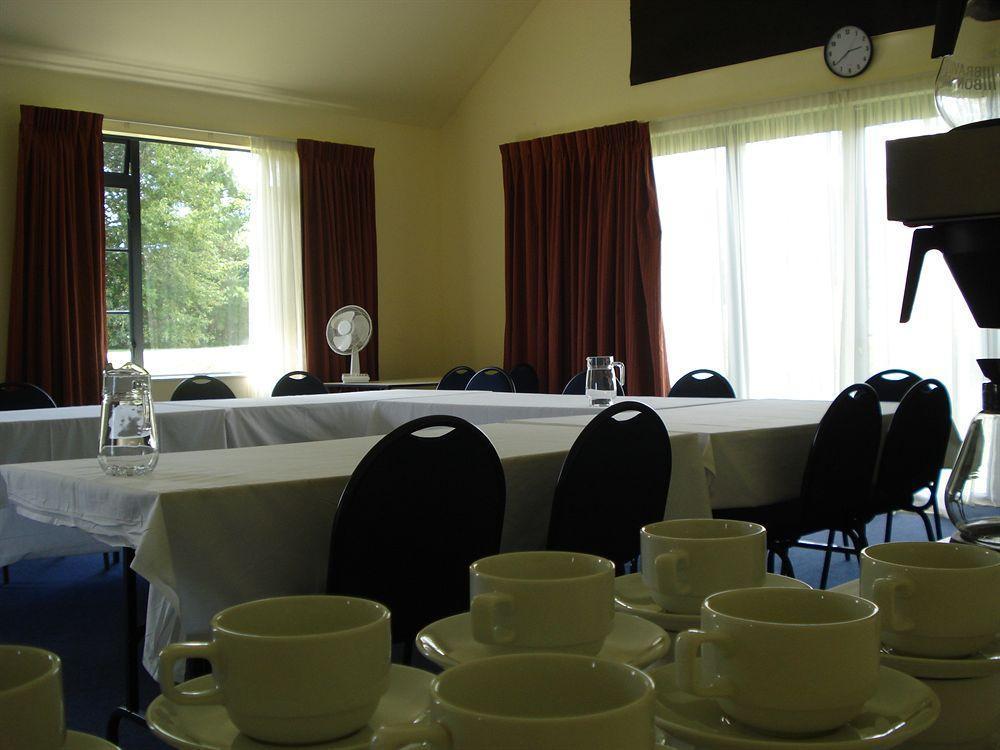 The Peaks Motor Inn Охакун Екстериор снимка