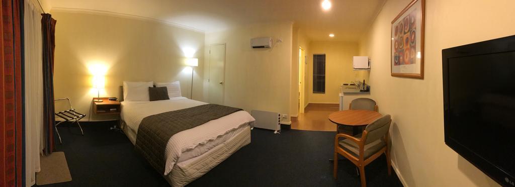 The Peaks Motor Inn Охакун Екстериор снимка