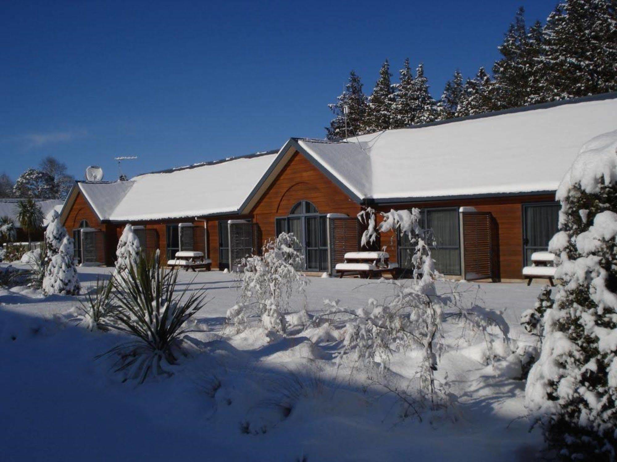 The Peaks Motor Inn Охакун Екстериор снимка